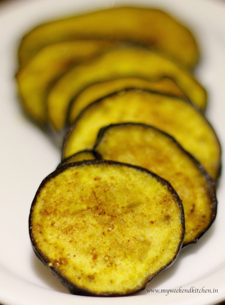 Bangali baingan bhaja recipe Bengali Baingan bhaja recipe, eggplant snack,