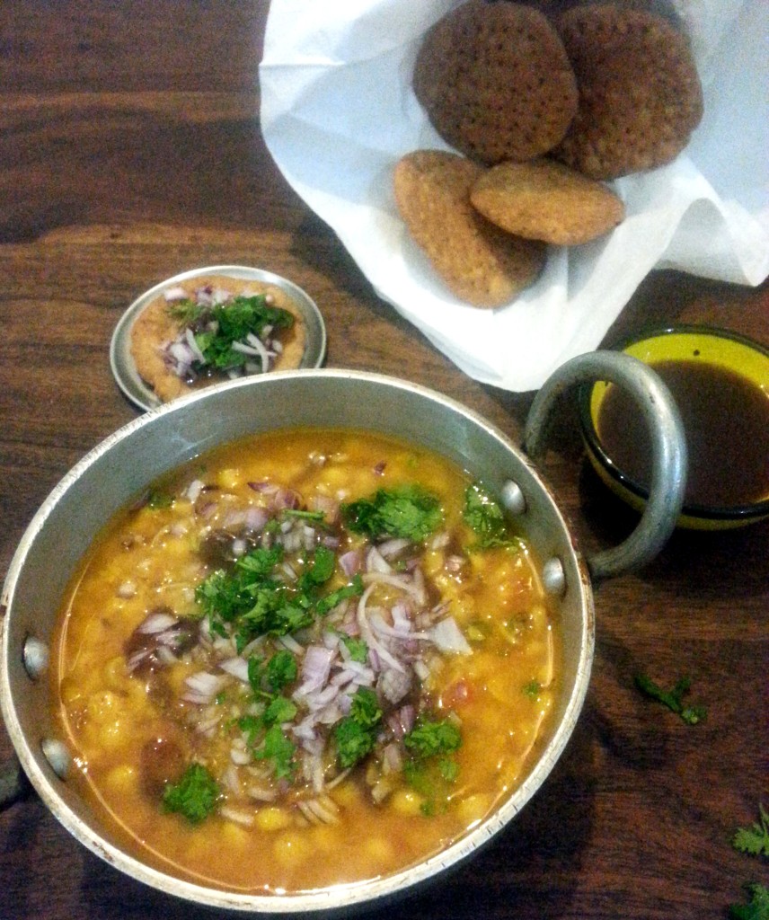 Daal packman recipe daal pakwaan, lentils with crist flat bread, daal recipe, chaat recipe,
