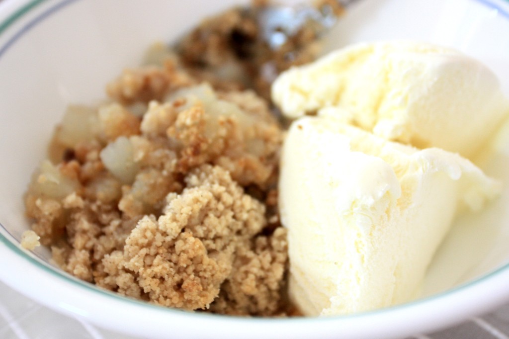 apple and pear crumble with ice-cream pear crumble with ice cream, pear crumble, warm dessert