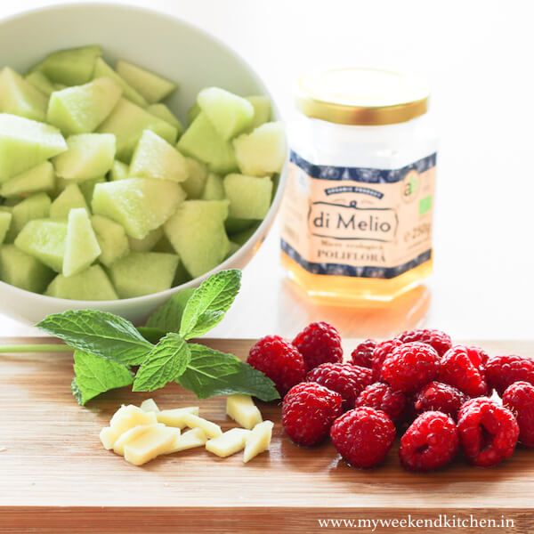 raspberry and melon smoothie recipe, healthy smoothie, smoothie for weight loss