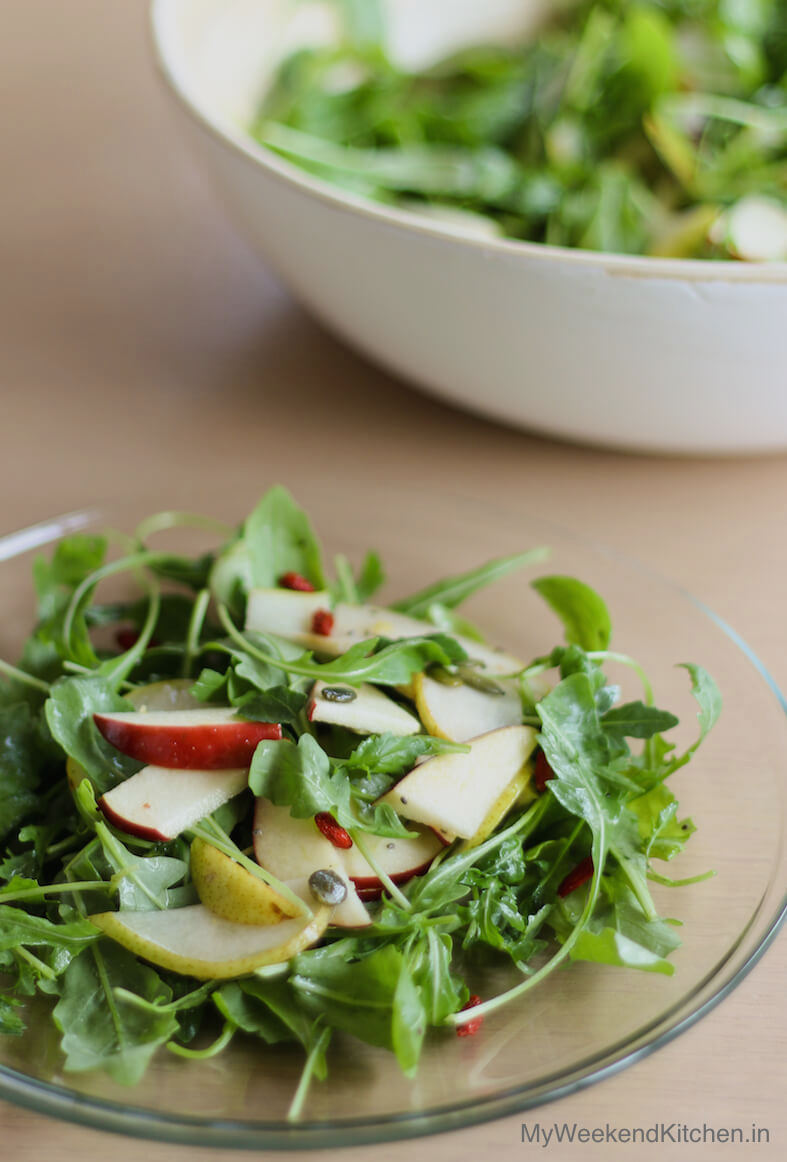 arugula salad recipe with fruits Simple arugula salad with pear and apple, simple lemony salad dressing