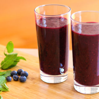 mixed berry smoothie, fruit smoothie, strawberry smoothie