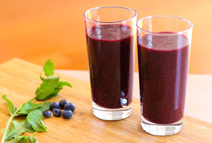 mixed berry smoothie, fruit smoothie, strawberry smoothie