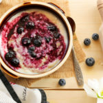 oats porridge with blueberries
