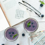 healthy and easy blueberry and banana smoothie