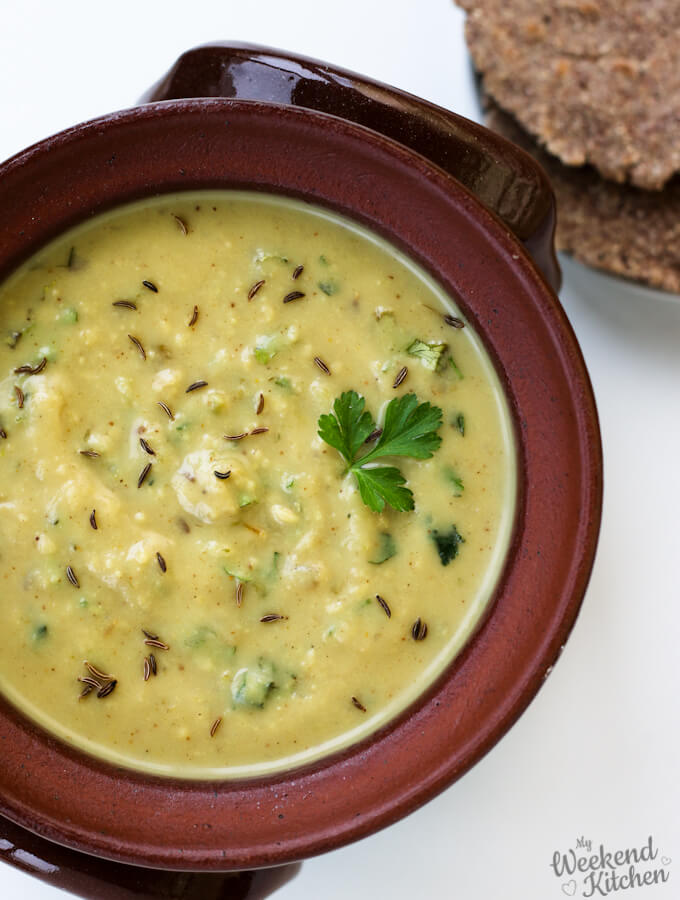 Maharashtrian Pitla Recipe | Kanda Besan-image